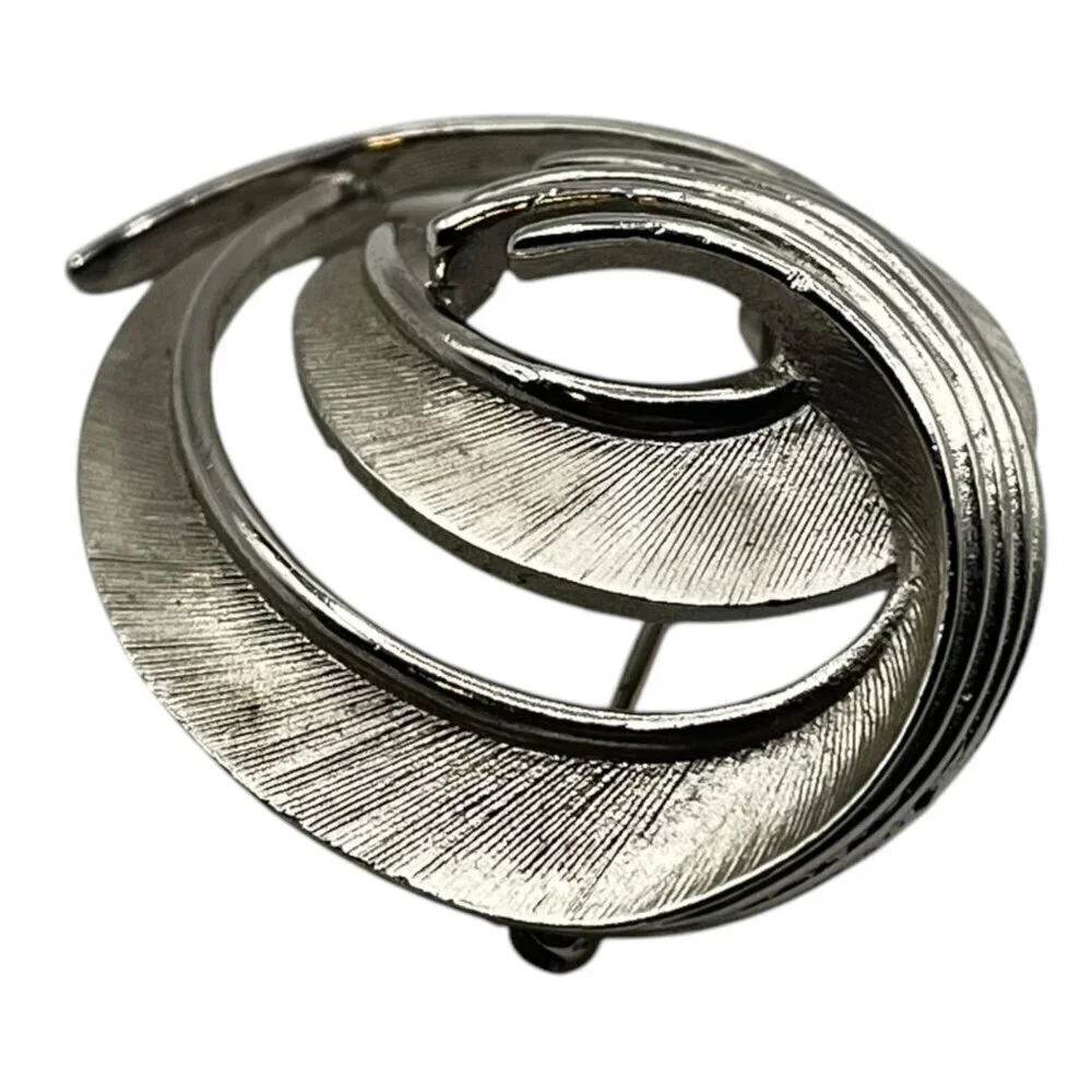 Vintage Crown Trifari Brushed Silver Tone Rounded Crashing Wave Swirl Brooch Pin